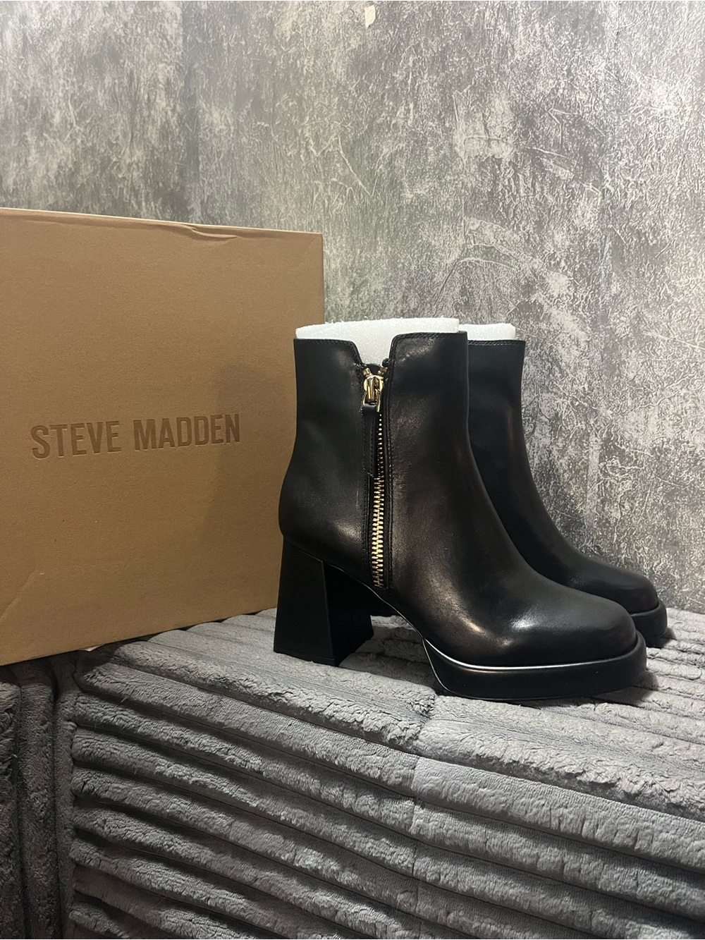 Steve Madden Black Leather Platform Ankle Boots with Gold Zip